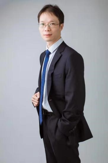 何凯华.jpg
