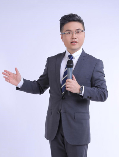 罗晓.jpg