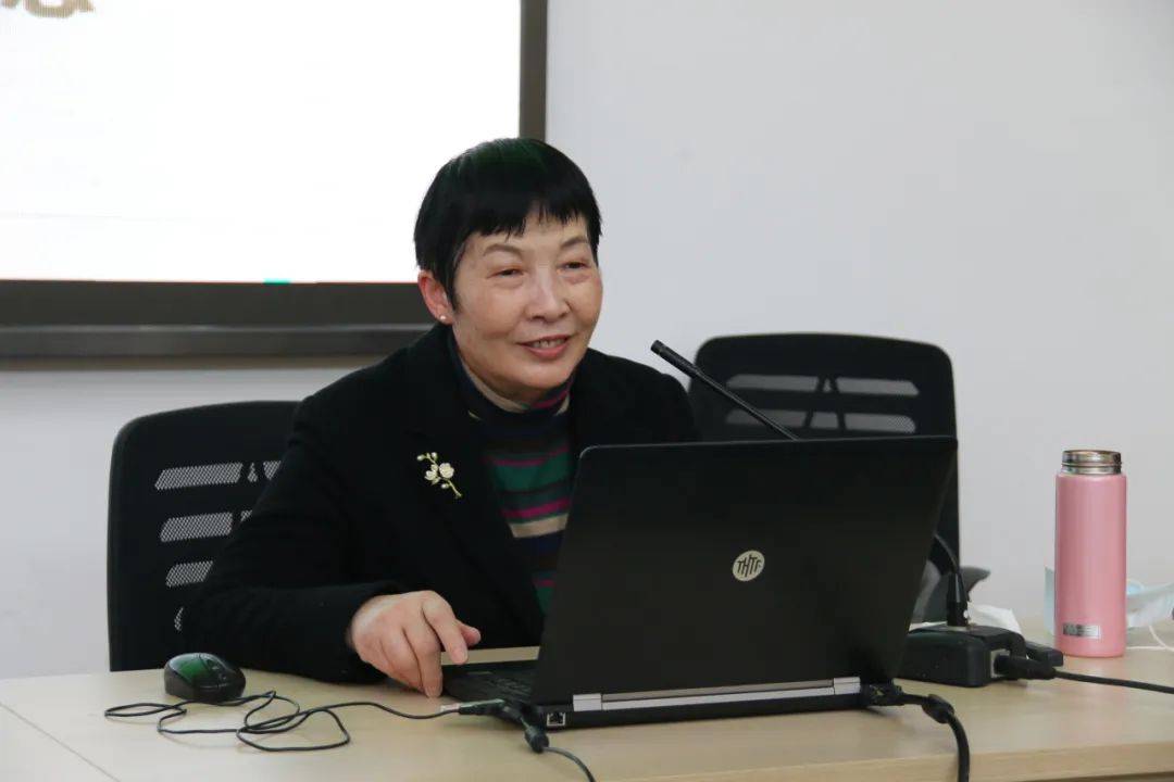 黄辛隐老师