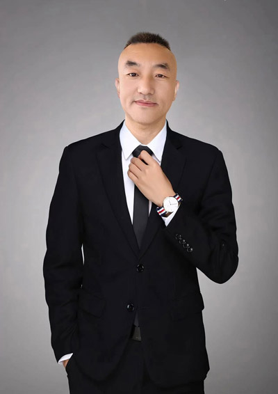 管晋伟.jpg
