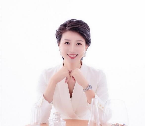 林郁青.jpg